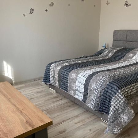 Kristaly Apartman Eger Ngoại thất bức ảnh