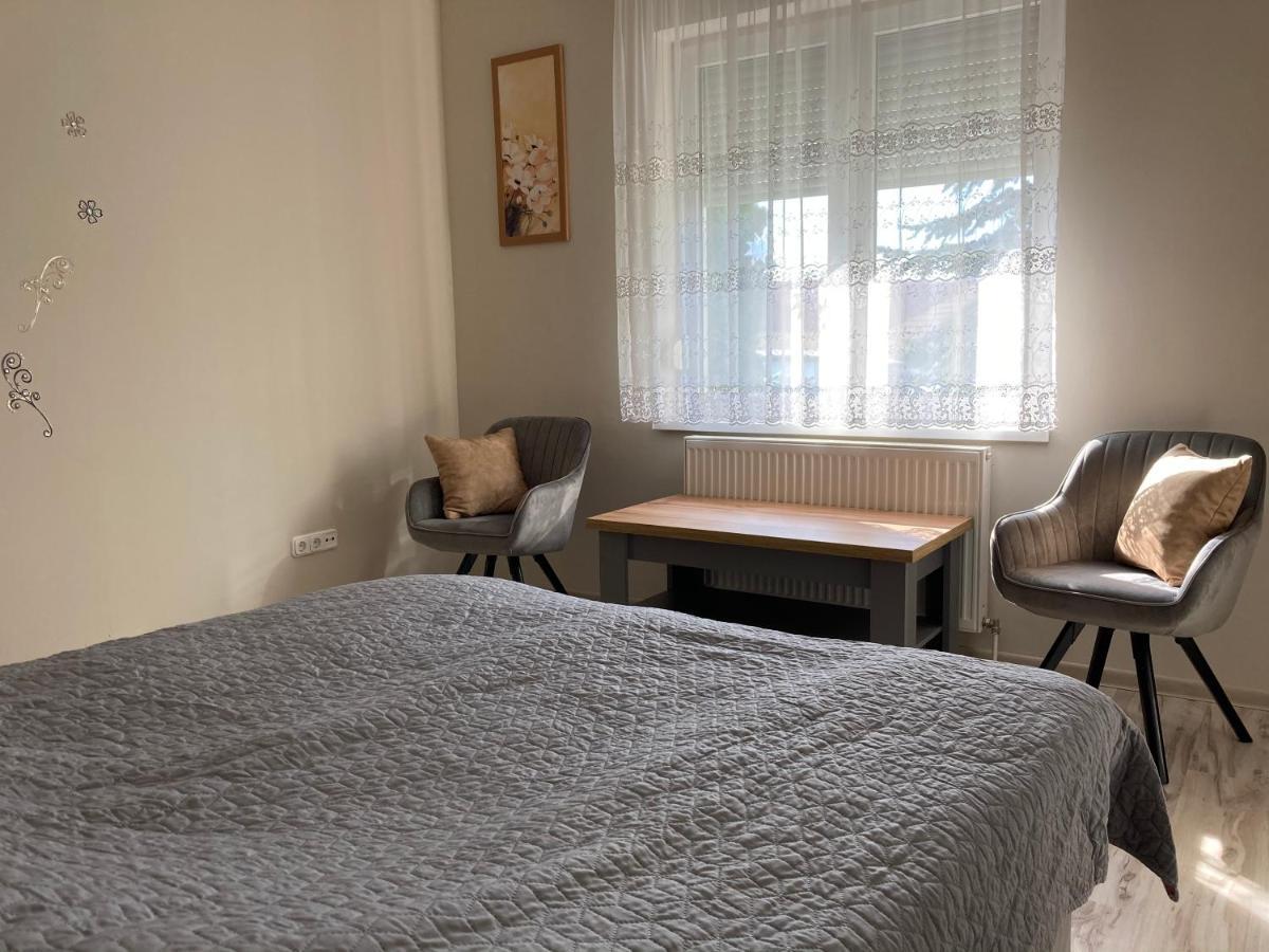 Kristaly Apartman Eger Ngoại thất bức ảnh